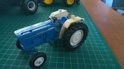 Britains ford 6600 diecast - britains,